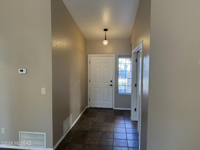 Building Photo - 3002 W Country Ranch Dr