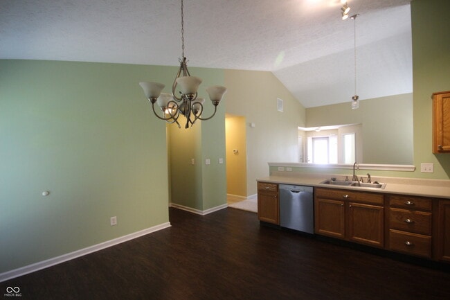 Building Photo - 1554 Stanford Dr