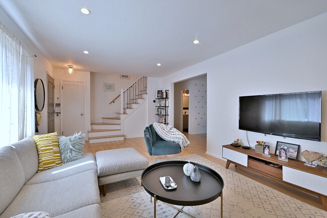 Building Photo - 7324 N Bell Ave