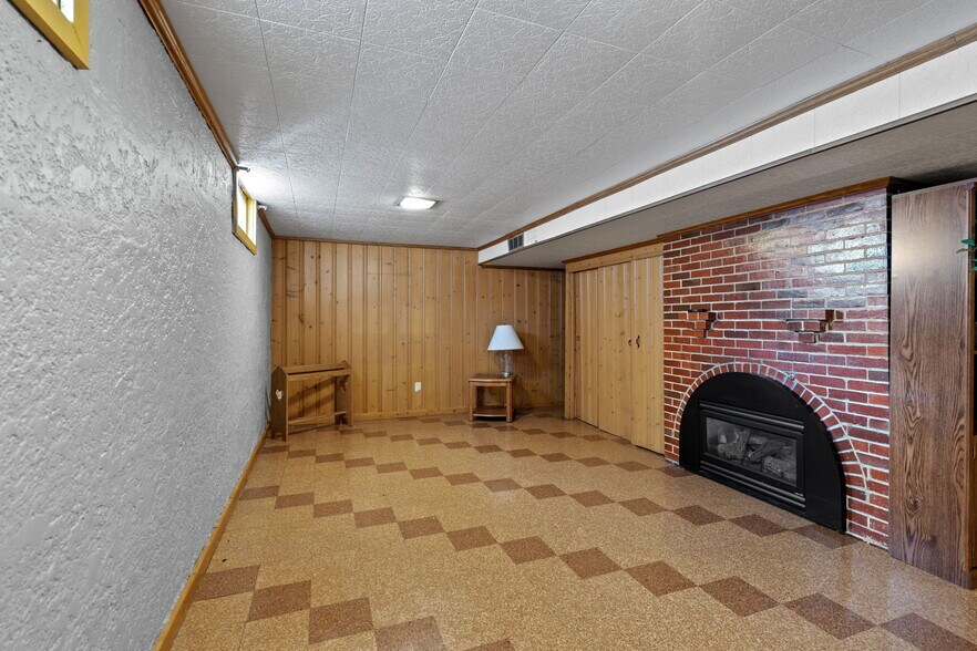 Building Photo - 1109 3rd St NW