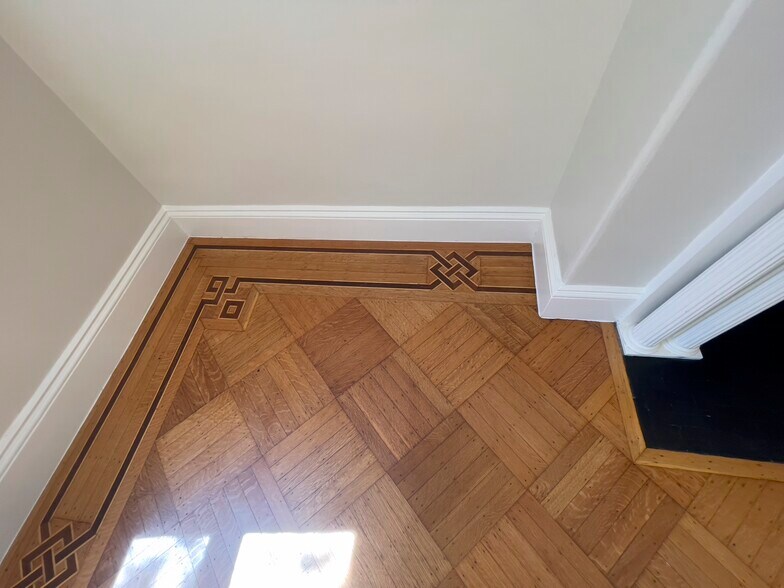 Building Photo - 1716 Beacon St