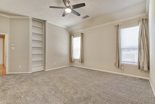 Building Photo - 126 S Regan Mead Cir