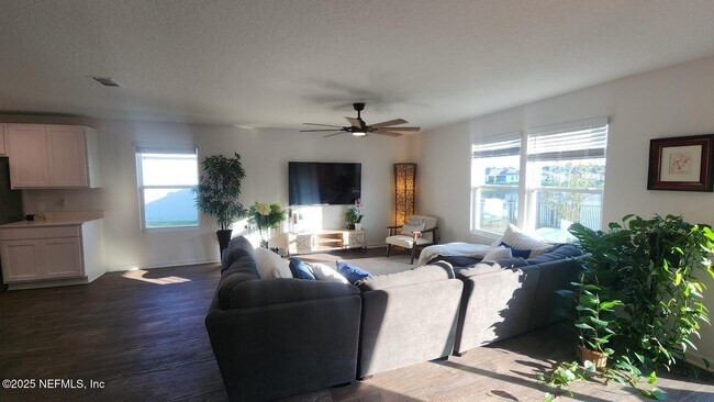 Building Photo - 348 Orellana Rd
