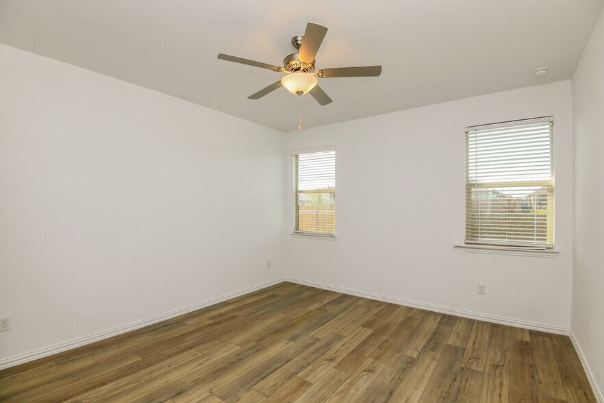 Building Photo - 14785 Mainstay Way