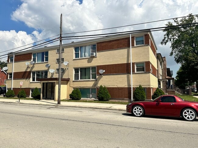 Building Photo - 6151 76th Ave