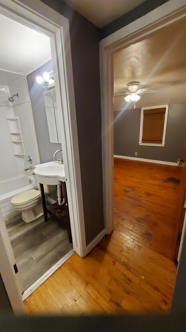 Building Photo - 3606 Dale Ave