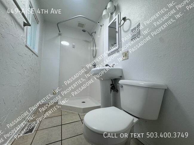 Building Photo - 449 SE 4th Ave