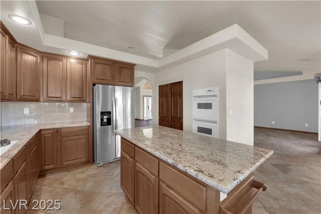 Building Photo - 1.2 Acres with Indoor & Outdoor RV Parking!!!!