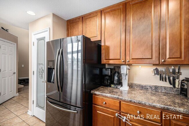 Building Photo - 23235 York Ave