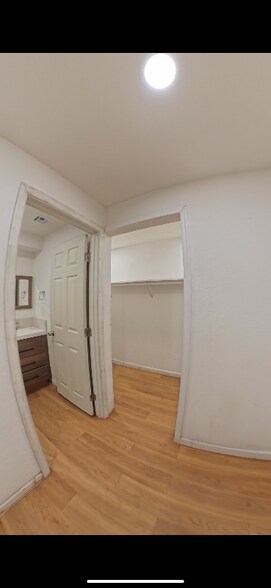 Building Photo - 2806 W Melvin St