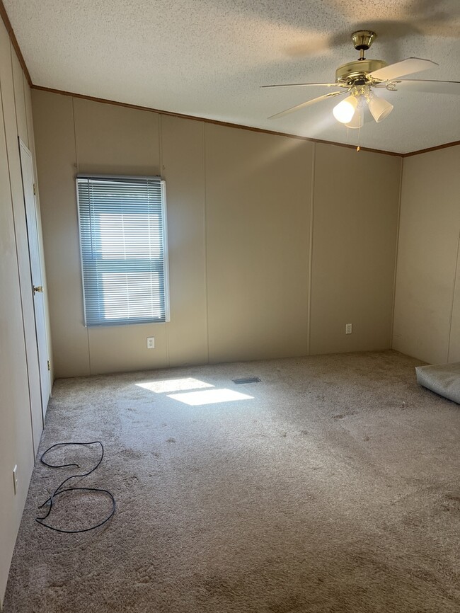 Building Photo - 107 Cavalier Ln