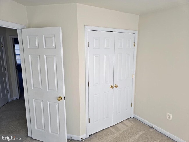Building Photo - 8557 Wyngate Manor Ct