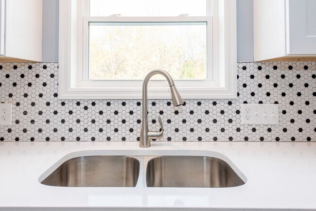 Building Photo - College Hill- New Construction! Stunning 3...
