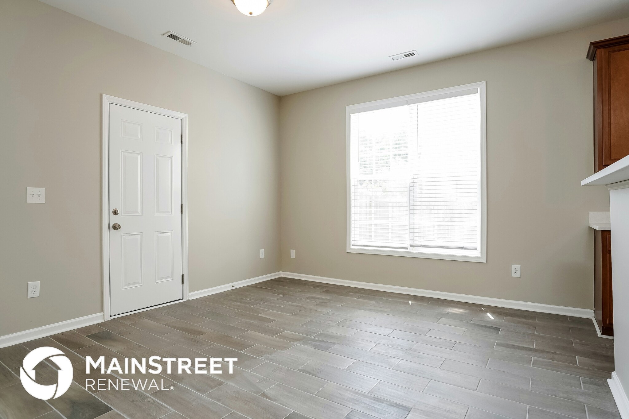 Building Photo - 1505 Golden Bell Dr