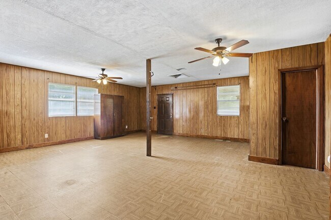 Building Photo - Beauty in Burleson ISD