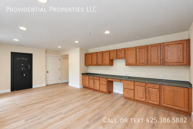 Building Photo - 1722 264th Ave NE