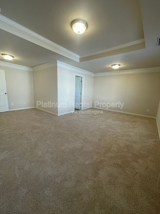 Building Photo - 4425 Huron Dr