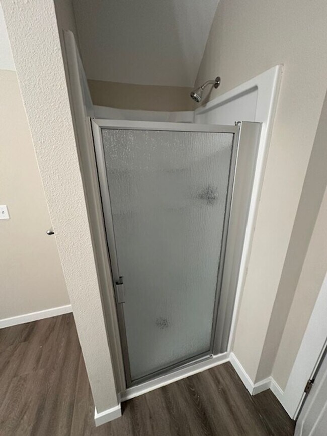 Building Photo - 5 Bed 3 Bath Springfield, MO