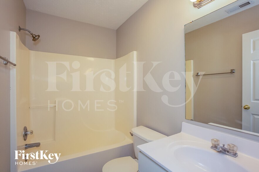 Building Photo - 501 Thomas Point Dr