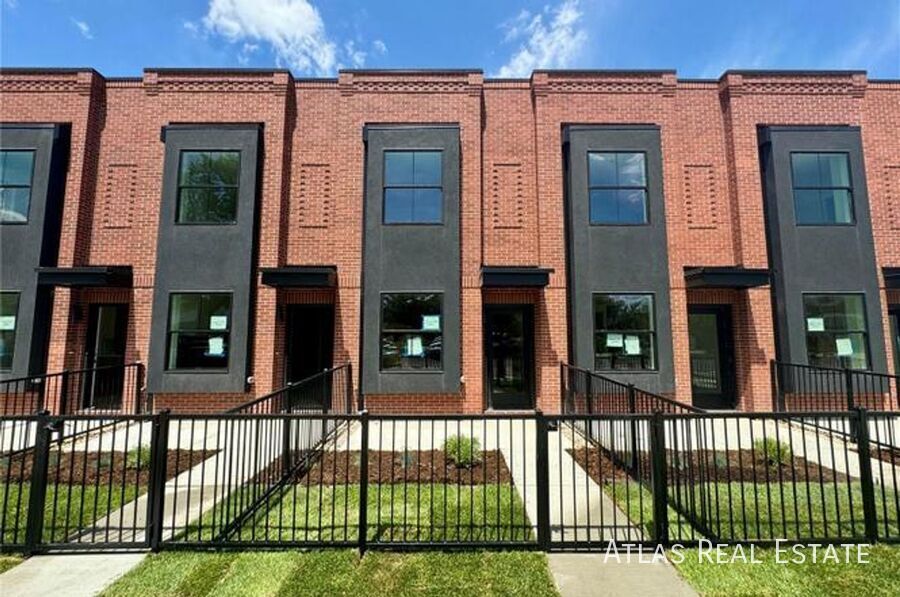 Building Photo - 115 W 2nd Ave