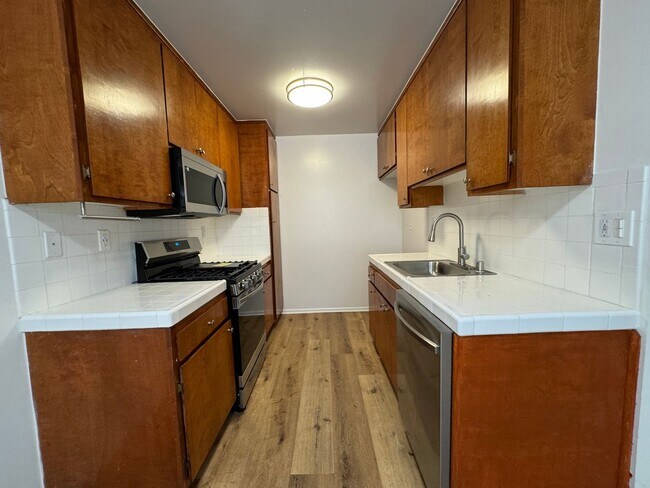 Interior Photo - 5650 Fair Ave