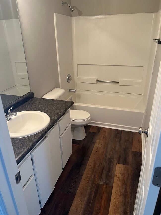 Building Photo - 108 Wayfair Ln