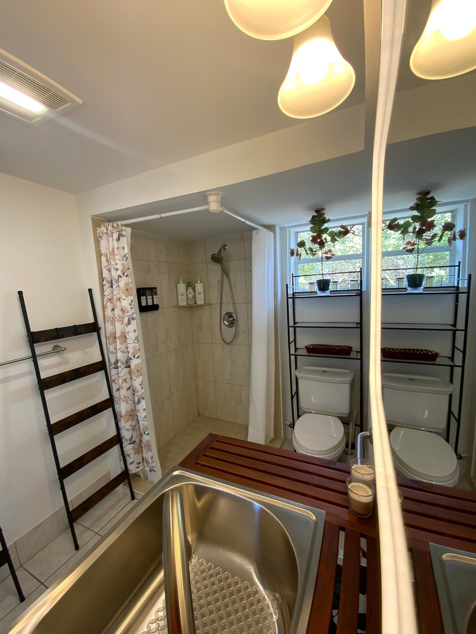 2x1 bathroom shower - 2440 Manasota Beach Rd