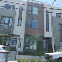 Building Photo - 275 W 8th St