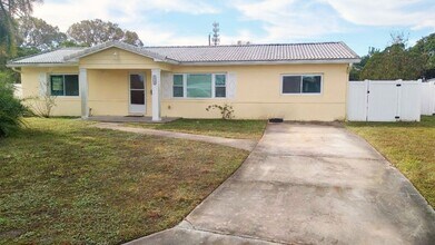 Building Photo - Limited-Time Offer: $500 Off Your First Month. Large Pool Home w/ Huge Yard, New Kitchen - Easy a...