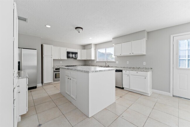 Building Photo - 703 Brookford Dr