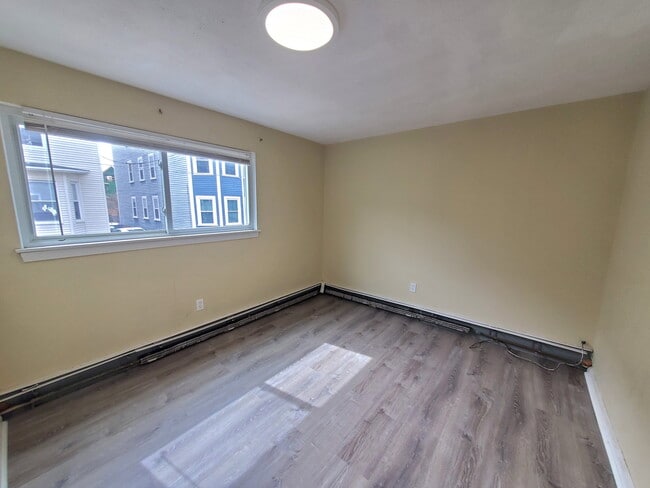 Building Photo - 23 Suffolk St