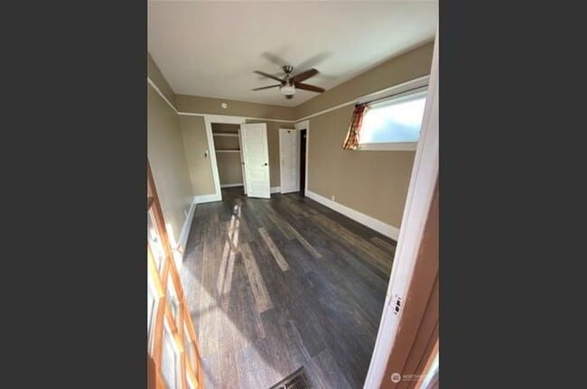 Building Photo - Burwell Duplex