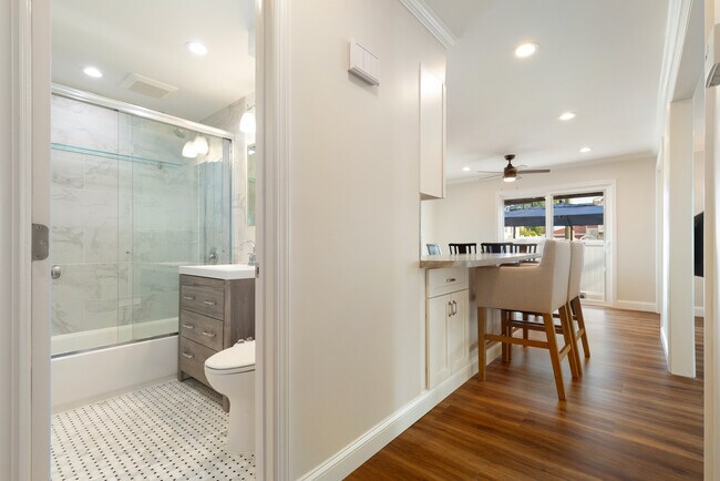 Building Photo - 165 Byrne Ave