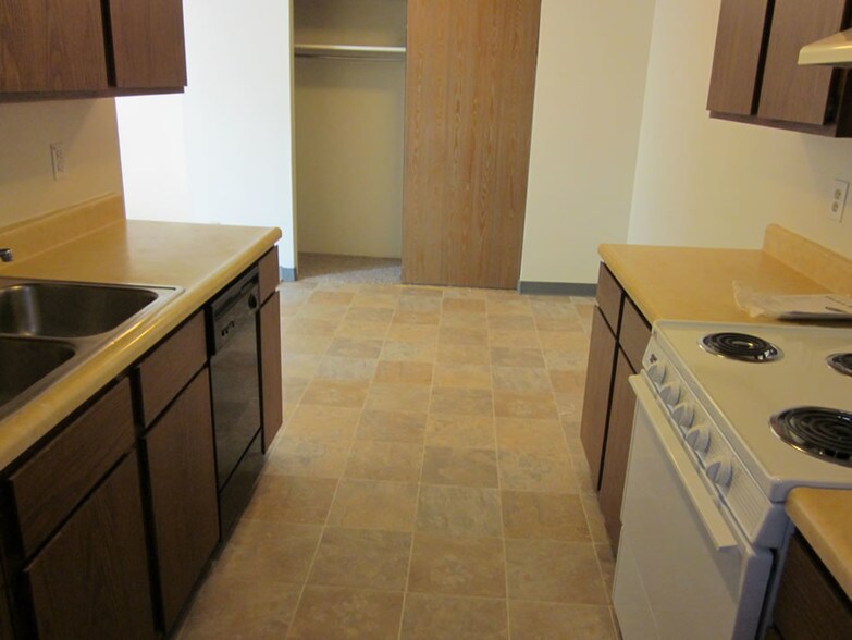 Building Photo - 507 W White St