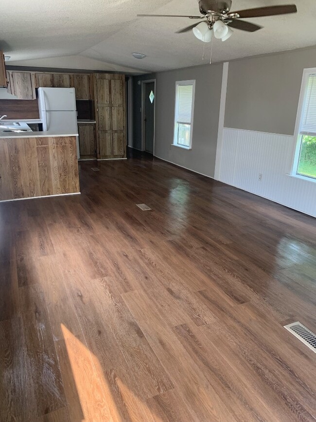 Building Photo - 2032 Mill Creek Road