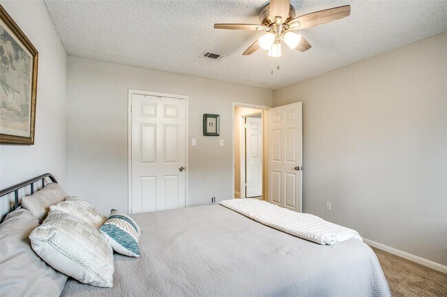 Building Photo - 14348 Misty Meadow Ln