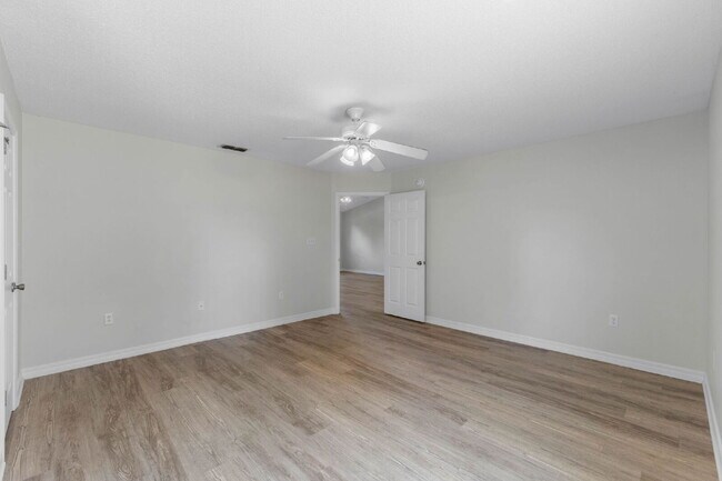 Building Photo - 147 Cabana Way