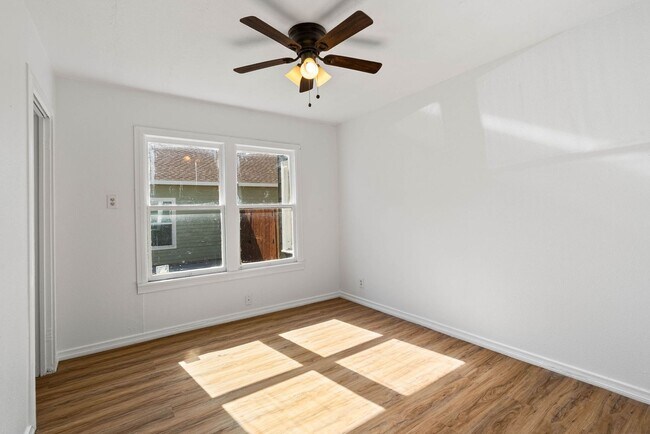 Building Photo - HOUSING VOUCHERS ACCEPTED