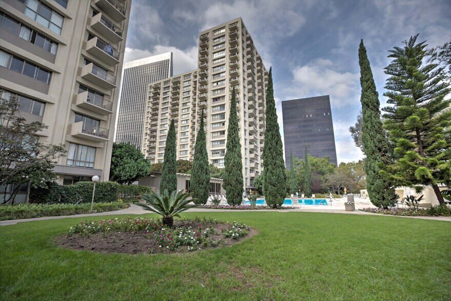 Building Photo - 2160 Century Park E