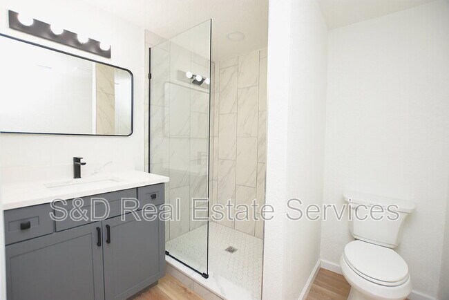 Building Photo - 2919 Hickory St