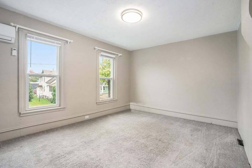 Building Photo - 505 La Grave Ave SE