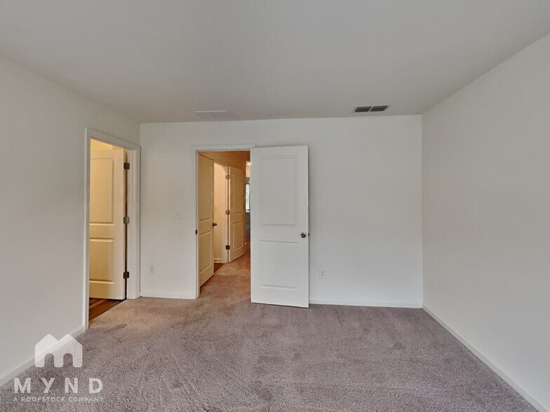 Building Photo - 2670 Toucan Wy