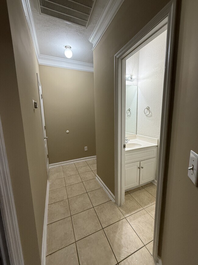 Building Photo - 4304 E Barcelona Way