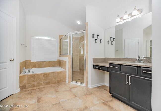 Building Photo - 577 Porta Rosa Circle