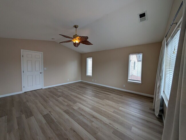 Building Photo - "Discover Comfort and Convenience: Spacious 3-Bed, 2-Bath Home in Beaverton!"