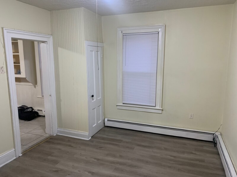 Building Photo - 102 Grove St