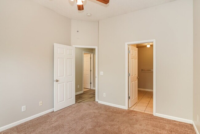 Building Photo - 574 Rose Cottage Cir