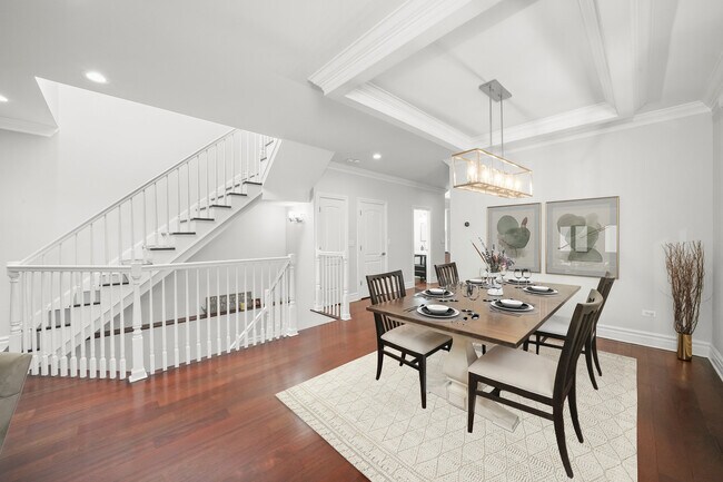 Building Photo - 2512 N Artesian Ave