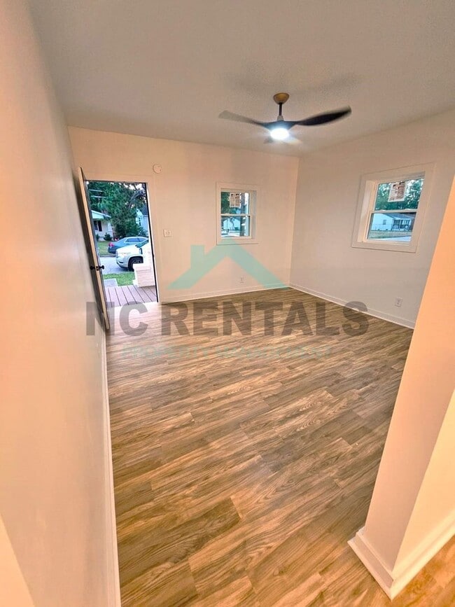 Building Photo - 427 Matthews St