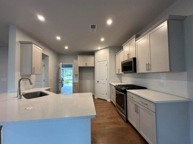 Building Photo - 2560 Quarterdeck Dr